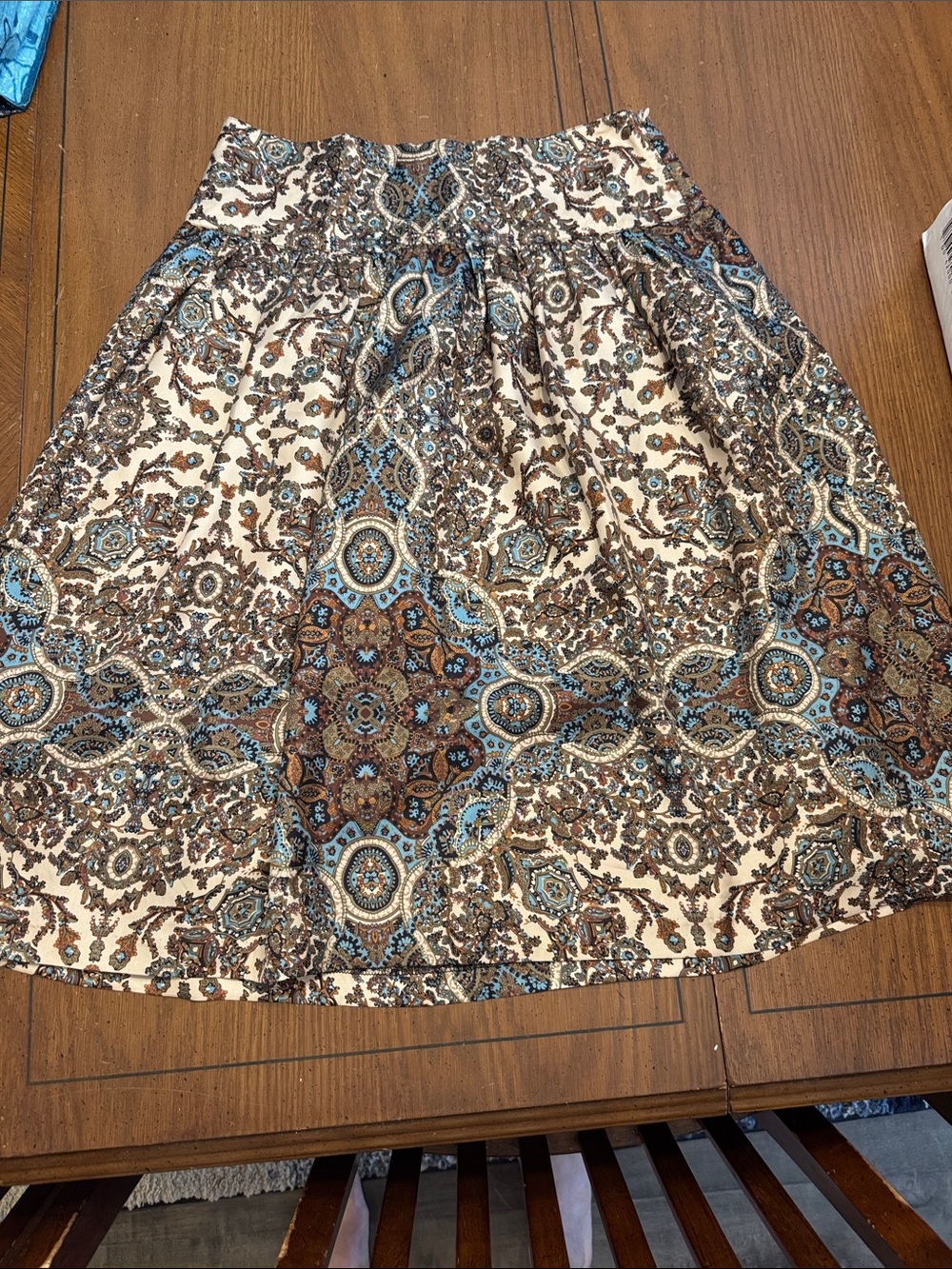 100% Silk Cream Paisley Circle Skirt with Blue and Brown Accents Sz 4 EUC